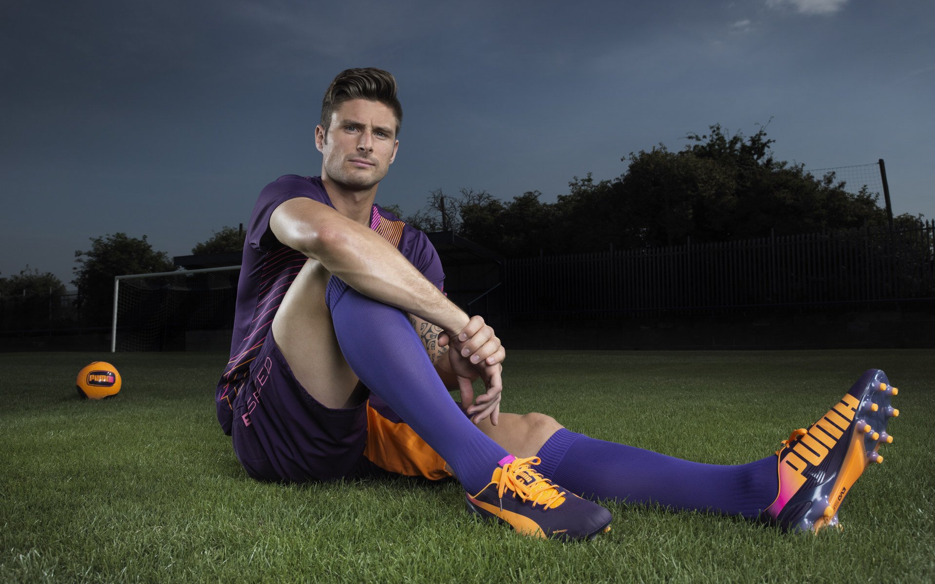 开云平台-电竞比赛中的团队精神：信任配合，共同努力，电竞团队成员